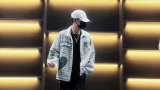 有点烫脚有点什么？