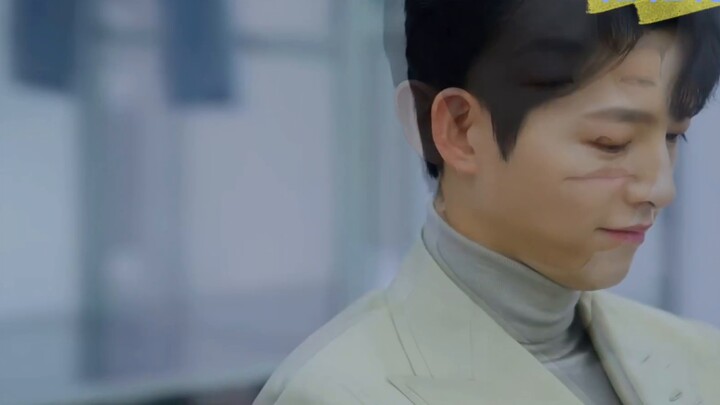 [Song Joong Ki x Jeon Yoo Bin] Song Joong Ki stuck out his tongue and acted in a play and put himsel