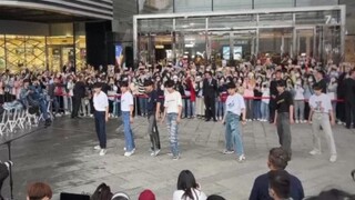 Road show "Hey Mama" TF generasi ketiga diambil langsung oleh semua anggota