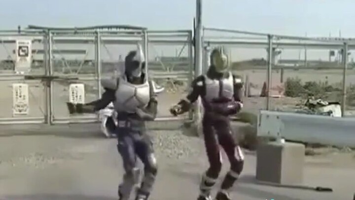 Kamen Rider 555 and Blade dancing