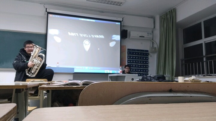 Precious video record of three boys turning into light in the classroom