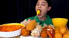 Ăn cả thế giới - Ăn mukbang bánh cay