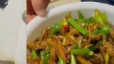 Lấy nhau 3 năm, người con trai trước đó chưa từng nấu bếp tuy nhiên sau thời điểm bị phu nhân phát hiện, anh tao ngoan ngoãn ngoãn nấu nướng n