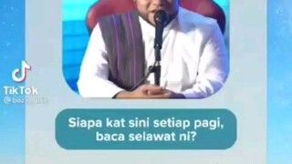 Selawat.. menenangkan hati dan jiwa... insyallah dapat pahala yg berganda, amal selalu...