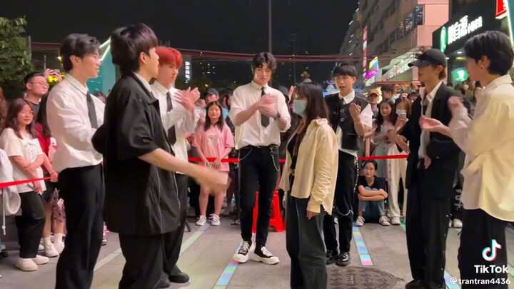 cute dancers... 🥰🥰