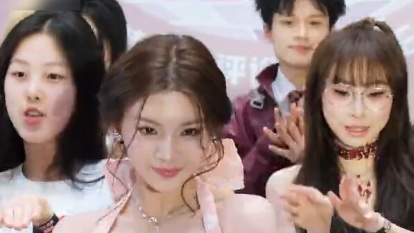 Wang Yiren airborne dance scene! Dance Down Down Down—Liu Duolian random dance scene