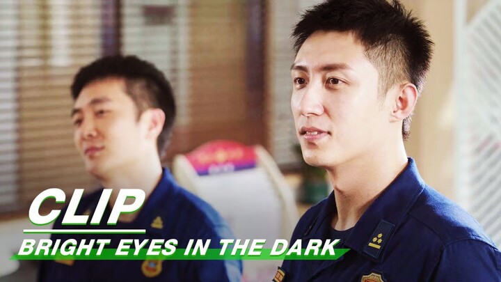 Lin Luxiao Proposed Establishing a Supply Depot | Bright Eyes in the Dark EP01 | 他从火光中走来 | iQIYI