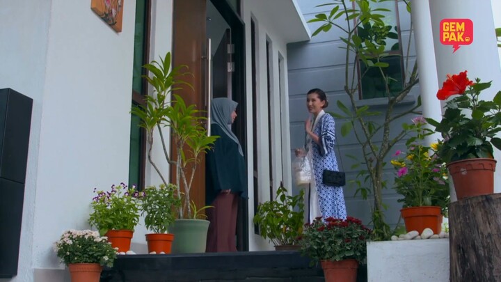 Cik Ayu Mee Sanggul episode 3