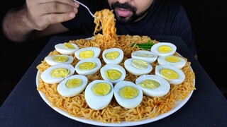 SPICY MAGGI NOODLES, BOILED EGG, GREEN CHILI ASMR MUKBANG EATING| BIG BITES | #LiveToEATT #Shorts