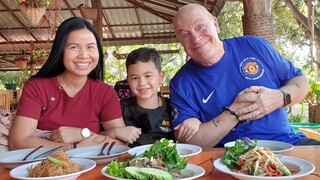 กินข้าวบรรยากาศร้านชิวๆ สองหนุ่มได้ของเล่นใหม่แบบไทยๆ Day Out