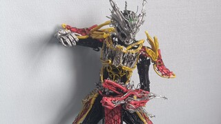 Mọi người nói rằng Kamen Rider mà tôi tạo ra trông giống như một hiệp sĩ kỳ lạ, vì vậy tôi cũng có t