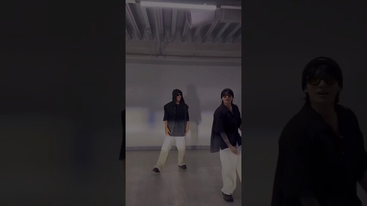 Not mingyu forgetting the seven choreo and the way jungkook glared at him 😭😭 #jungkook #mingyu