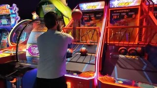 y2mate.com - Playing EVERY Carnival Game at Tropic Falls_360P