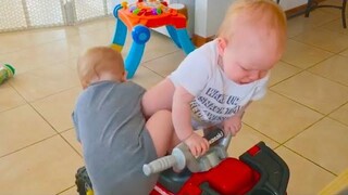 Twin Babies Epic Battles - โฮมวิดีโอที่สนุกที่สุด