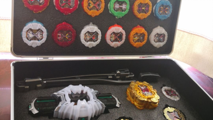 [Unboxing King of Time Dial] Heisei 20 Knight Finale dan semua bentuk khusus King of Time yang muncu