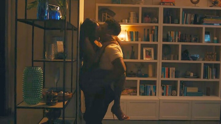 Supacell / Kiss Scene - Michael and Dionne (Tosin Cole and Adelayo Adedayo) | 1x01