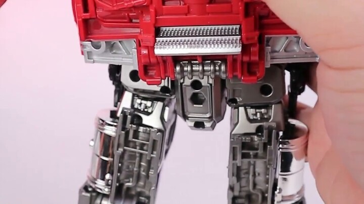 Another mindless enlarged Optimus Prime toy? SS38 Gaiden Optimus Prime enlarged version