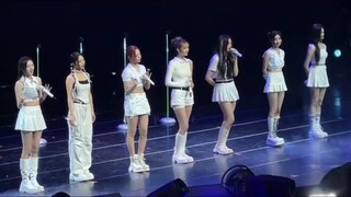 babymonster                       "stuck in the middle"  performance in Singapore