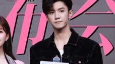 I was scared by heterosexuality! I was so excited that I saw Duan Jiaxu's peacock spread out of the