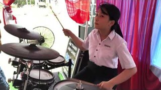 Giới thiệu lộn vô cùng hài hước - Ca Khúc Ngày Em Ra Đi Chachacha - Drum Ni Ni