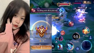 Xinh gái chơi game hay