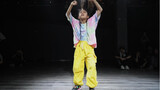 The ten-year-old girl dances "Lotus" a bit fiercely. How many people know Qiqi from this dance. Than