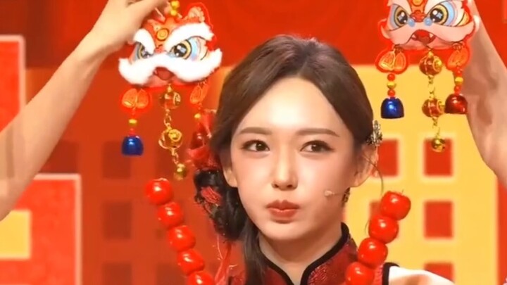 Bai Lu, Cheng Xiao, dan Song Yuqi mengambil lima foto bersama berturut-turut. Apakah ada yang Anda s