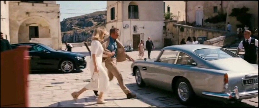 [Điệp Viên 007] Cảnh lái xe siêu ngầu của James Bond