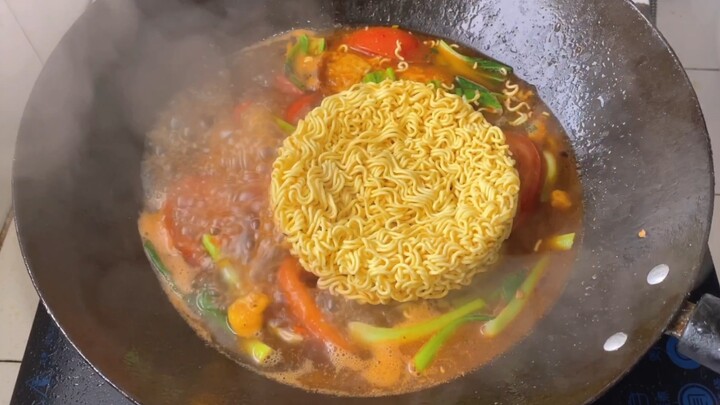 Food making- Instant noodles with fried egg & ham sausage