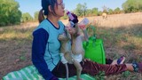 So Adorable!! The Sweetie Toto, Yaya & Mom So Relax Enjoys Drinking Milk Together In The Ricefield