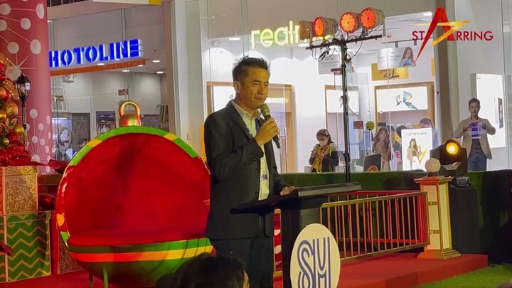 SM Mall Manager Raymond Bonifacio at SM San Mateo Tree Lighting Ceremony