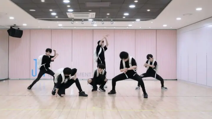 Dance practice of BOY STORY - Too Busy