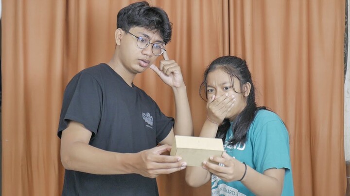 PAKET RAHASIA !!