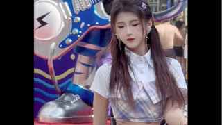·经常听大家说对我审美疲劳了，确实连我看到自己的脸都麻木了，根本就看不出来	 	视频好不好看了。可是每天上班的状态都很喜欢，因为它让我看见了“我”..