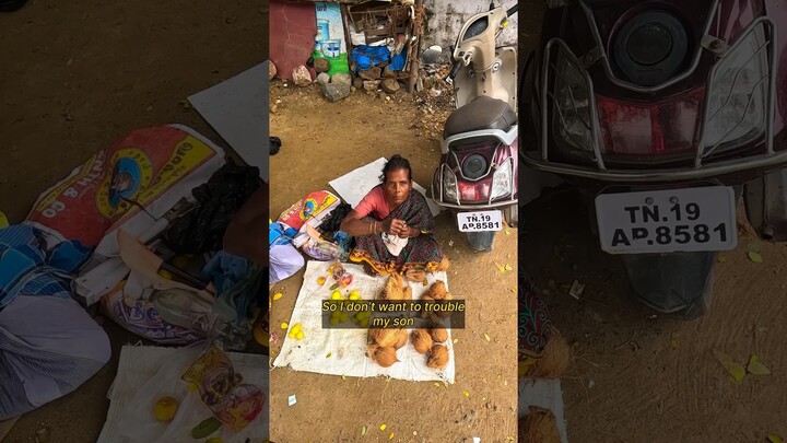 She doesn’t want to trouble her children so she works by her own to feed her #helpothers #trending