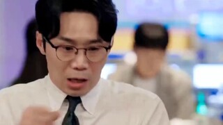 เพื่อที่จะย่างเนื้อให้ภรรยา ฉันจึงย่างเนื้อให้ทุกคนที่โต๊ะ! นี่มันต่างอะไรกับการกอดทุกคนเพียงเพื่อกอ