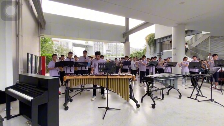 When the school band recruited students, the song they played was "Red Lotus Bow and Arrow"?!