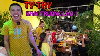 TY THY chính thức khai trương lầu 1, khách đông quá tải - Ty Thy Vlog Gỏi đu đủ