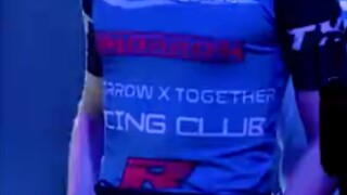 不当妈了！赛车服好男孩走坏休宁儿胸部直拍