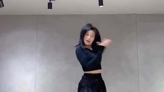 Li Zixuan IVE-ELEVEN cover dance