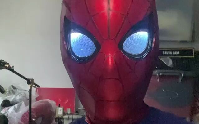 Mata Bersinar Iron Spider-Man