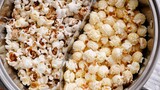 [Makanan]Sepanci Penuh Dengan Dua Macam Popcorn