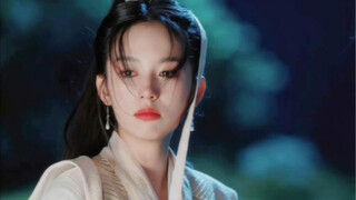 นางเอก Qiong Yao มีรูปร่างส่วนบนและคิดว่ามันเป็นตอนที่มีความรุนแรง แต่กลับกลายเป็นตอนที่คลั่งไคล้และ