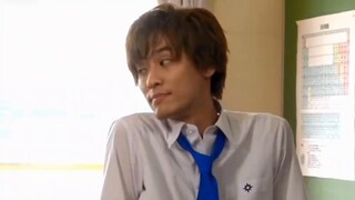 Diễn viên bắt chước nhân vật? Hành vi đáng kinh ngạc của nam diễn viên Kamen Rider khiến công chúng 