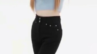 ต้องมีสำหรับการเต้นรำ: เพลงคัมแบ็กล่าสุดของ stayc แบบเหมารวมภาพสะท้อนตำแหน่ง C ที่ครอบคลุม