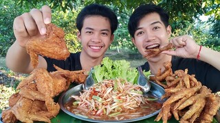 ส้มตำตีนไก่ทอด ปีกไก่ทอดกรอบๆ กับอากาศหนาวๆ แซ่บสุดๆ