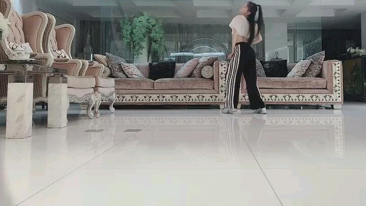 [Tao Yixi Dance] Tao Yixi Little Cherry dances Youth With You 2 mentor Lisa's opening show "Attentio