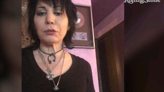 Joan Jett ร้องคัฟเวอร์เพลง I Hate Myself For Loving You