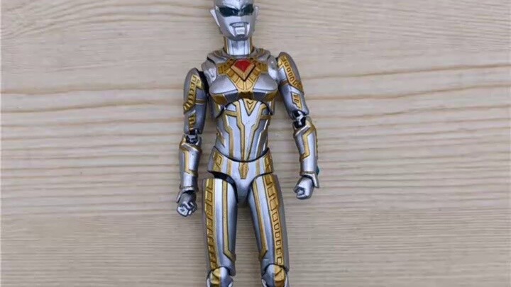 You tell me this is Bandai's genuine SHF? Identify the pirated toy promotional pictures on the Inter