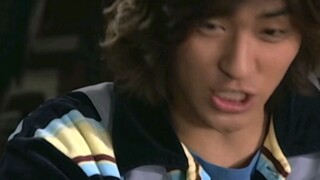Shoichi: "If I tell Officer Hikawa that I'm Agito, he'll be shocked."
